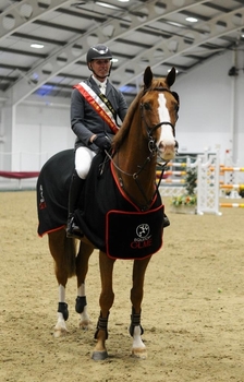 Tim Davies & Nielson claim the prestigious Equitop GLME Senior Foxhunter Championship